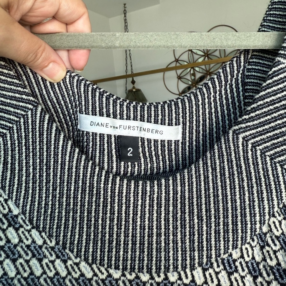 Diane Von Furstenberg Black & White Dress “Caitrin” Knit w/ Pockets Sz 2 NWOT - Picture 3 of 10